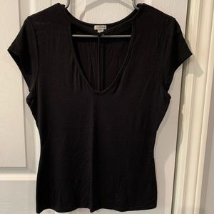 Ladies Guess T-shirt